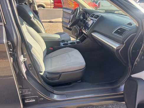 Used 2018 Subaru Outback 2.5i Premium image 25