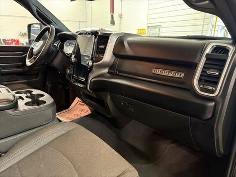 Certified 2024 RAM 2500 Big Horn w/ Night Edition AWD/4WD image 9