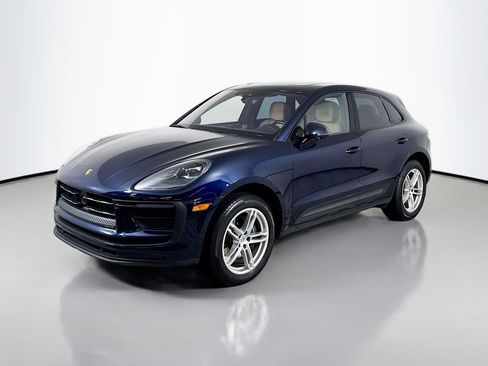 Certified 2022 Porsche Macan image 1