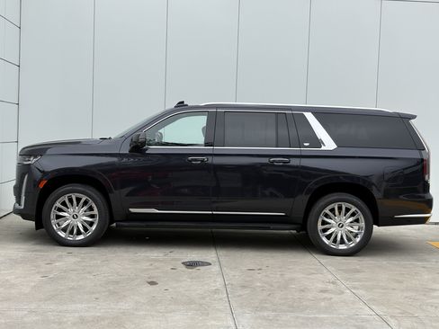 Certified 2024 Cadillac Escalade ESV Premium Luxury AWD/4WD image 4