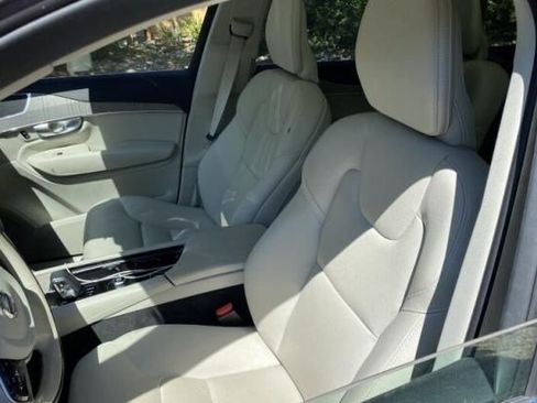 Used 2024 Volvo XC90 B6 Plus AWD/4WD image 3