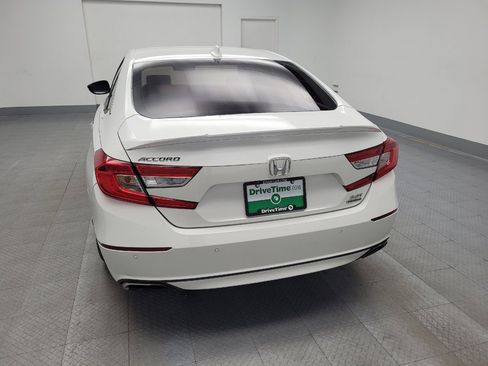 Used 2018 Honda Accord Touring image 6