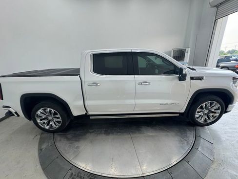 Used 2025 GMC Sierra 1500 Denali w/ Denali Reserve Package AWD/4WD image 13