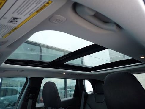 Used 2023 Jeep Cherokee Altitude Lux w/ Lux Elite Package image 12