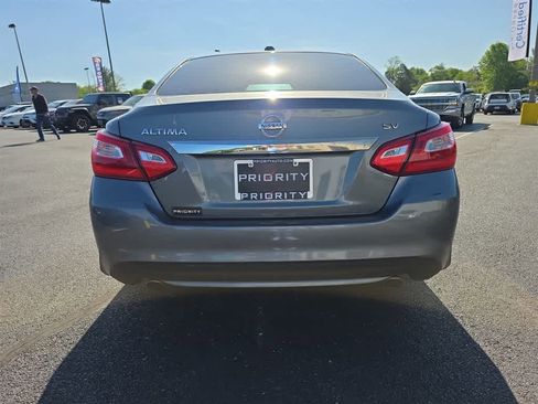 Used 2016 Nissan Altima 2.5 SV w/ Convenience Package FWD image 8