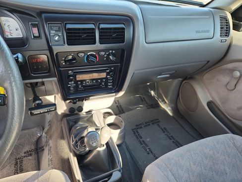 Used 2004 Toyota Tacoma 4x4 Xtracab V6 image 20