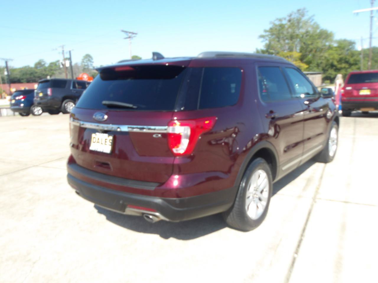 Used 2018 Ford Explorer XLT FWD image 11