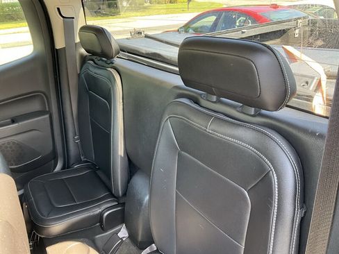 Used 2015 Chevrolet Colorado LT w/ Luxury Package RWD image 13