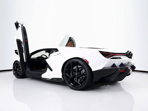 Used 2024 Lamborghini Revuelto AWD/4WD image 38