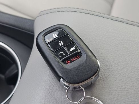 Certified 2025 Honda Pilot Touring image 36