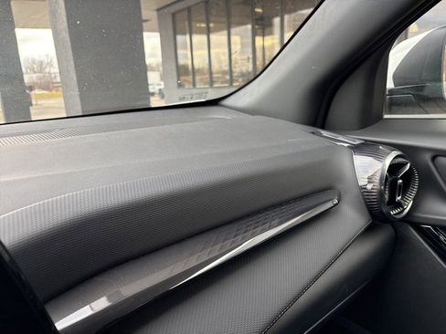 Used 2025 Chevrolet Equinox LT w/ Convenience Package II image 21