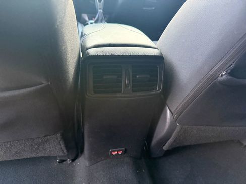 Used 2019 Nissan Rogue SV image 35