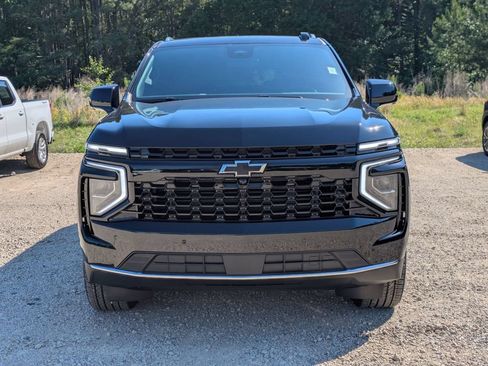 New 2026 Chevrolet Suburban LS w/ LS Custom Edition AWD/4WD image 6