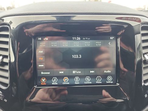 Used 2021 Jeep Compass Latitude image 16