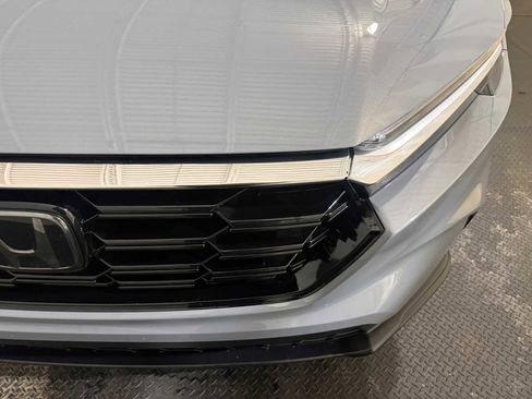 Used 2024 Honda CR-V EX-L image 5