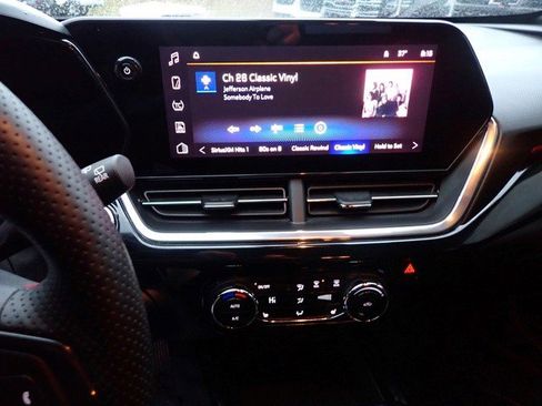 Certified 2024 Chevrolet Trax RS w/ Driver Confidence Package image 28