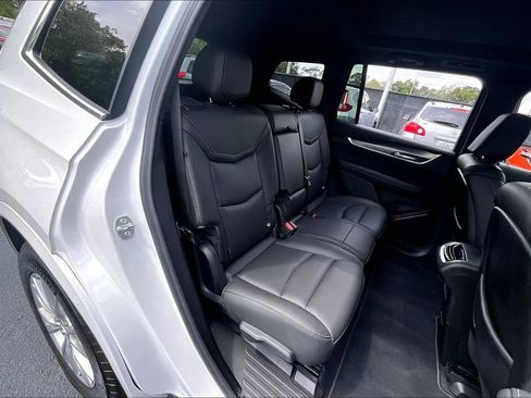 Used 2025 Cadillac XT6 Luxury FWD image 25