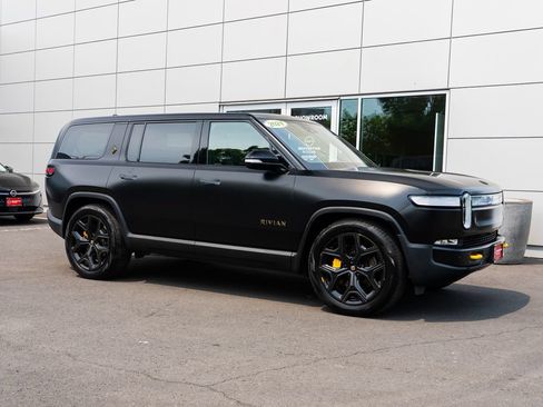 Used 2024 Rivian R1S Adventure AWD/4WD image 26