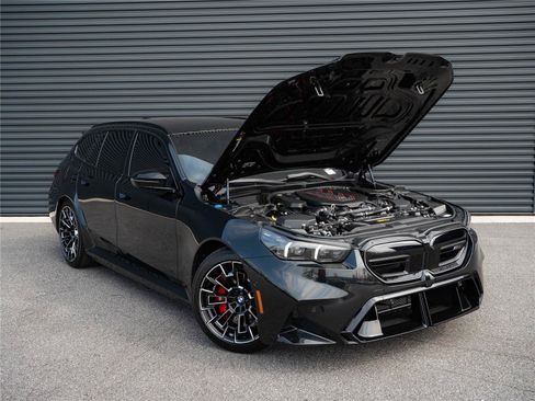 Used 2026 BMW M5 Touring AWD/4WD image 32