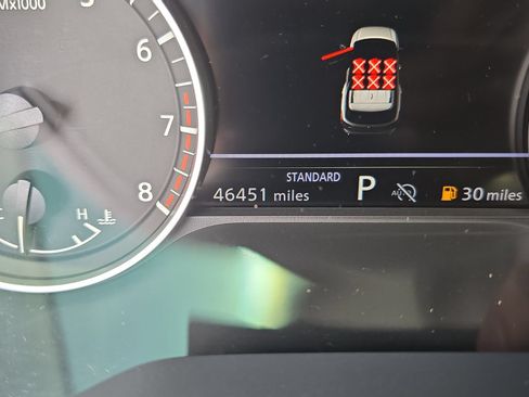 Used 2023 Nissan Pathfinder SL w/ Lighting Package (N92) FWD image 27