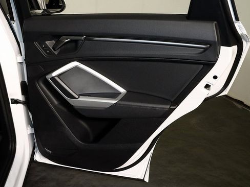 Used 2025 Audi Q3 2.0T Premium image 30