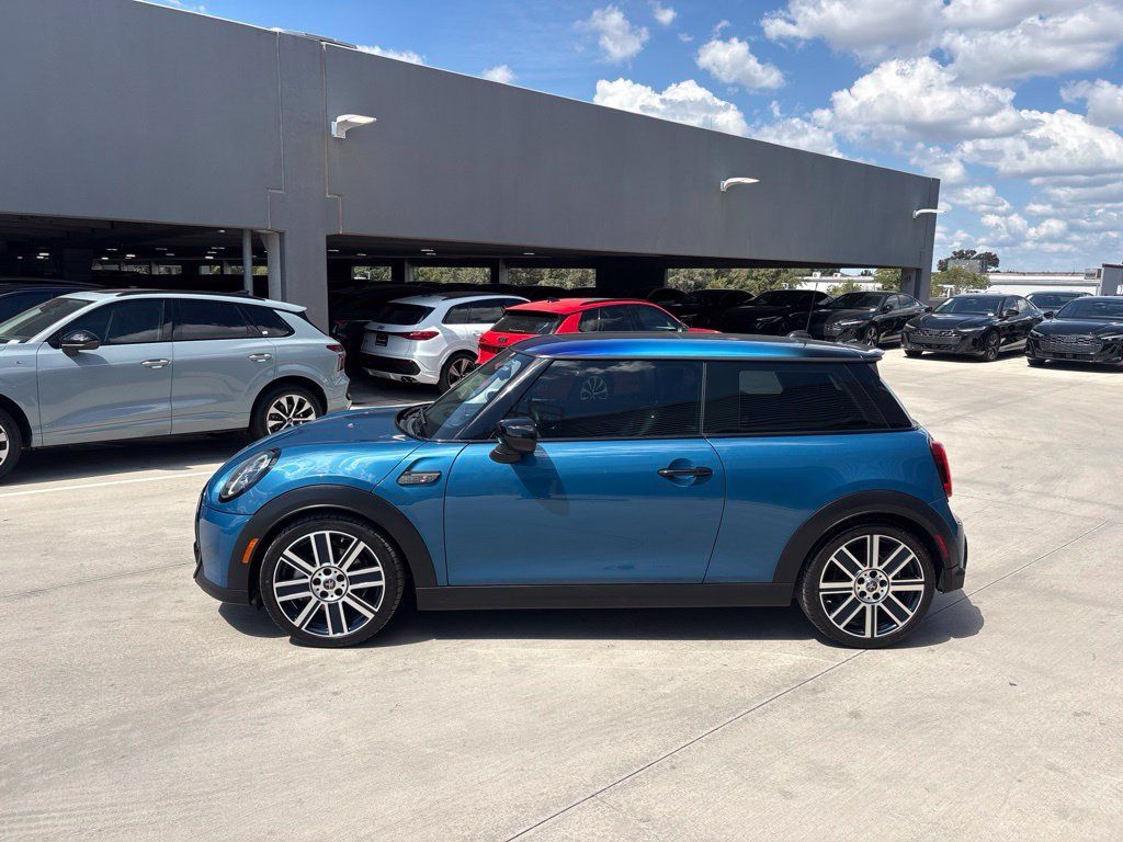 Used 2024 MINI Cooper S FWD image 9