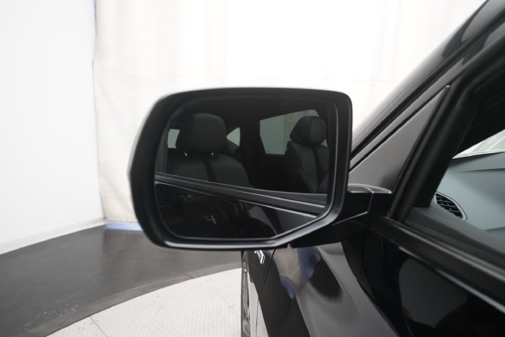 Used 2025 Acura RDX w/ Advance Package AWD/4WD image 26