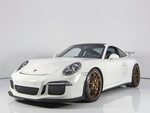 Used 2014 Porsche 911 Carrera 4S image 4