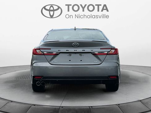 Used 2025 Toyota Camry Hybrid FWD image 4