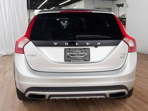 Used 2017 Volvo V60 T5 Cross Country w/ Convenience Package AWD/4WD image 4