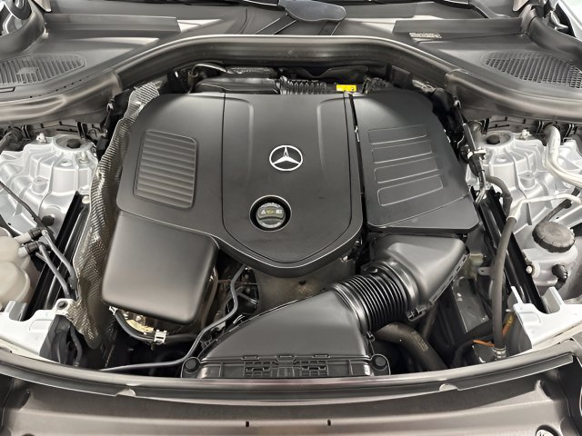 Used 2024 Mercedes-Benz GLC 300 4MATIC image 10