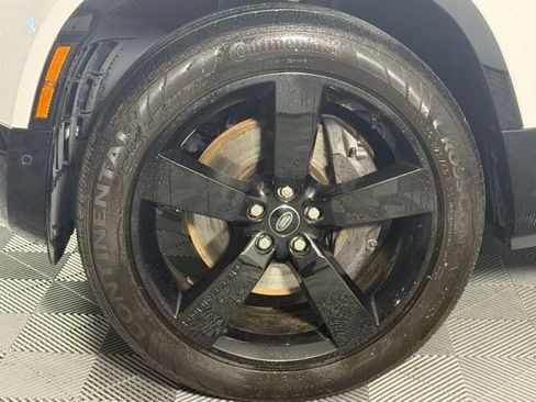 Used 2024 Land Rover Defender 130 X-Dynamic SE image 13