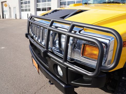 Used 2004 HUMMER H2 w/ Preferred Equipment Group image 13