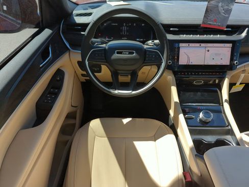 New 2026 Jeep Grand Cherokee Limited w/ Limited Altitude Package AWD/4WD image 14