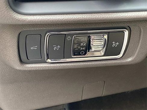 Used 2023 Lincoln Corsair FWD image 16