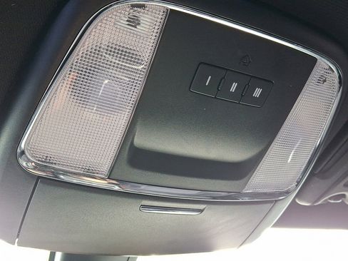 Used 2016 Dodge Charger SXT image 25