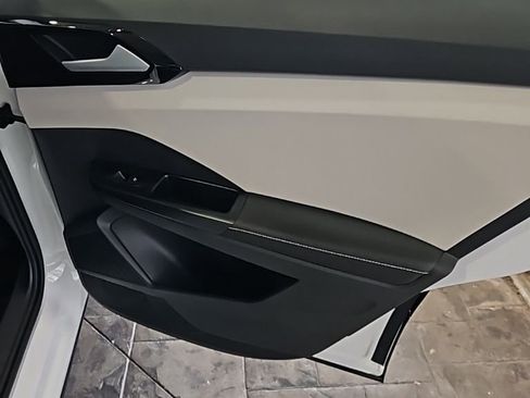 New 2026 Volkswagen Taos S image 15