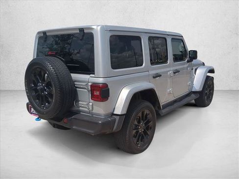Used 2023 Jeep Wrangler Unlimited Sahara w/ Cold Weather Group AWD/4WD image 5