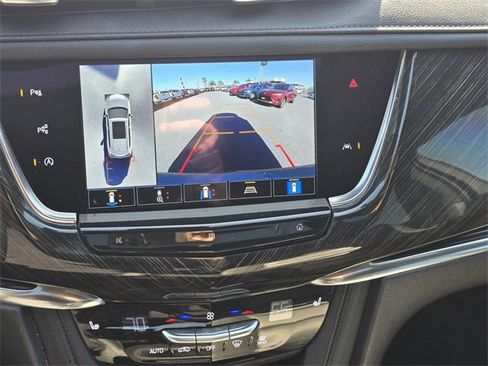 Used 2021 Cadillac XT6 Premium Luxury image 23