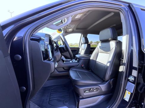 Used 2024 GMC Sierra 3500 Denali w/ Technology Package image 10