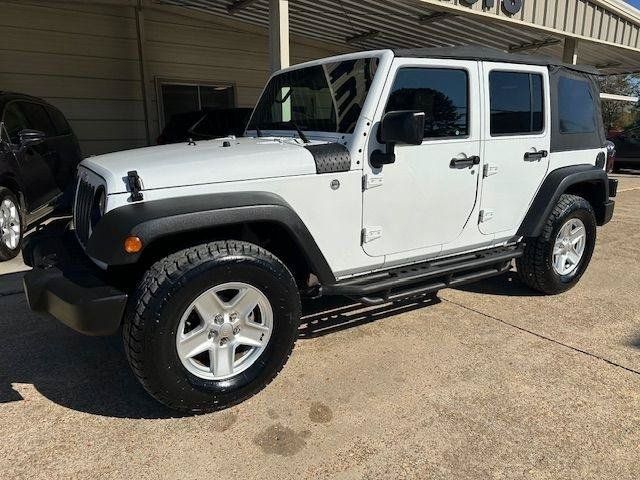 Used 2016 Jeep Wrangler Unlimited Rubicon w/ Connectivity Group AWD/4WD image 9