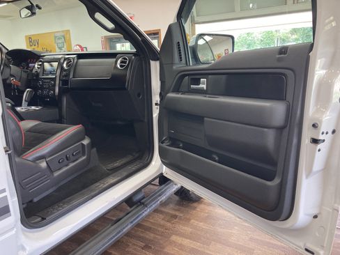 Used 2014 Ford F150 FX4 w/ Equipment Group 402A Luxury AWD/4WD image 19