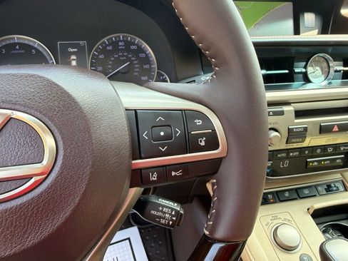 Used 2018 Lexus ES 350 w/ Ultra Luxury Package FWD image 26