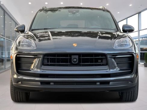 Used 2024 Porsche Macan image 9