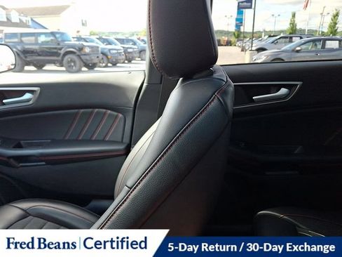 Certified 2024 Ford Edge ST-Line AWD/4WD image 18