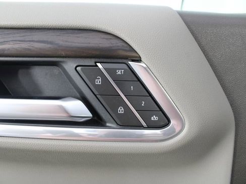 New 2026 GMC Sierra 1500 SLT image 15