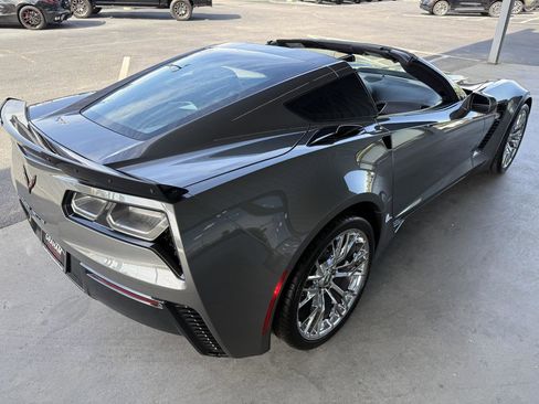 Used 2016 Chevrolet Corvette Z06 w/ 3LZ Preferred Equipment Group RWD image 9