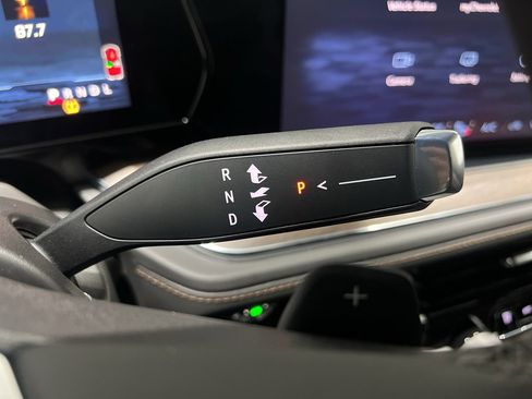 New 2026 Chevrolet Suburban High Country image 14