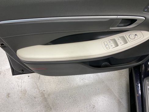 Used 2025 Hyundai Sonata Limited image 21