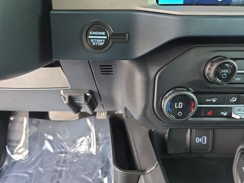 Used 2024 Ford Bronco Outer Banks AWD/4WD image 19